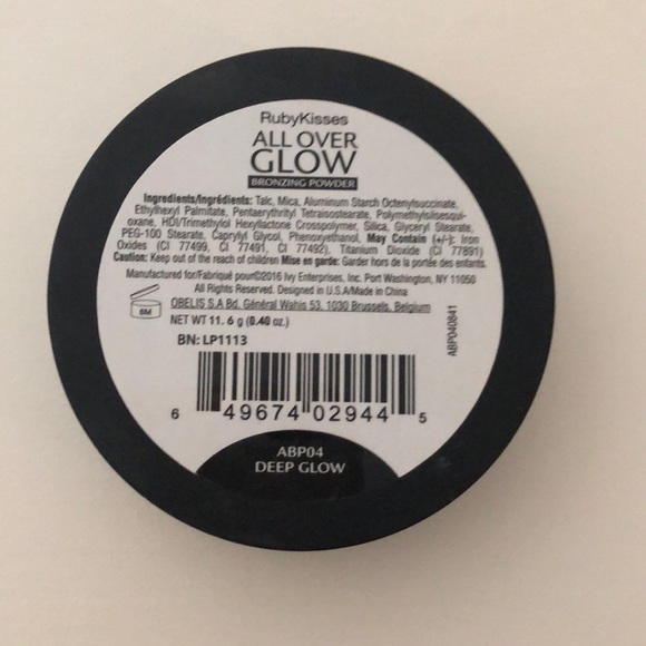 All over glow bronzing powder - Picture 3 of 3